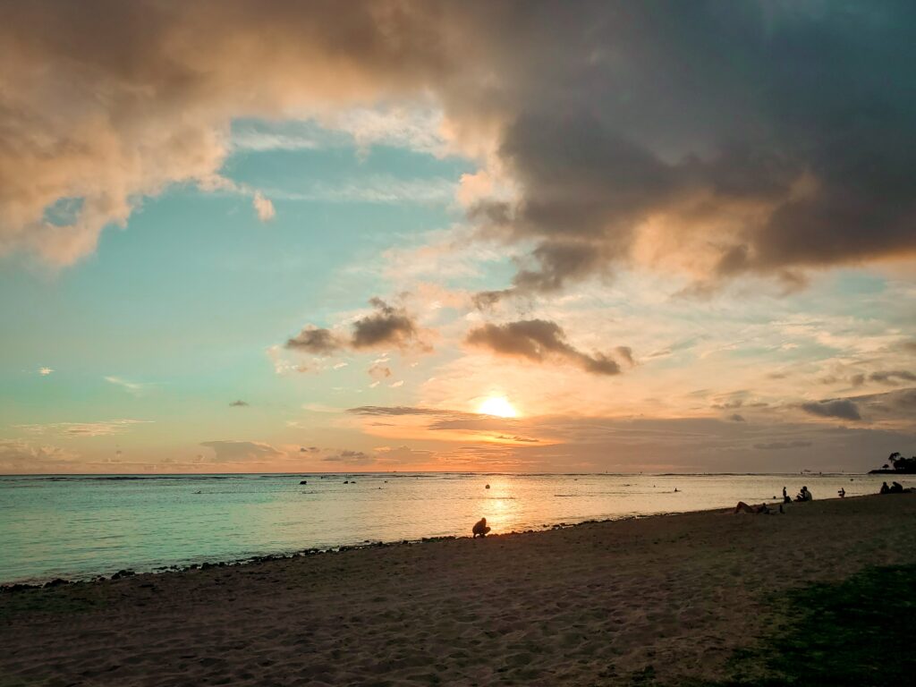Ala Moana Beach Park - Sunset on Waikiki Beach